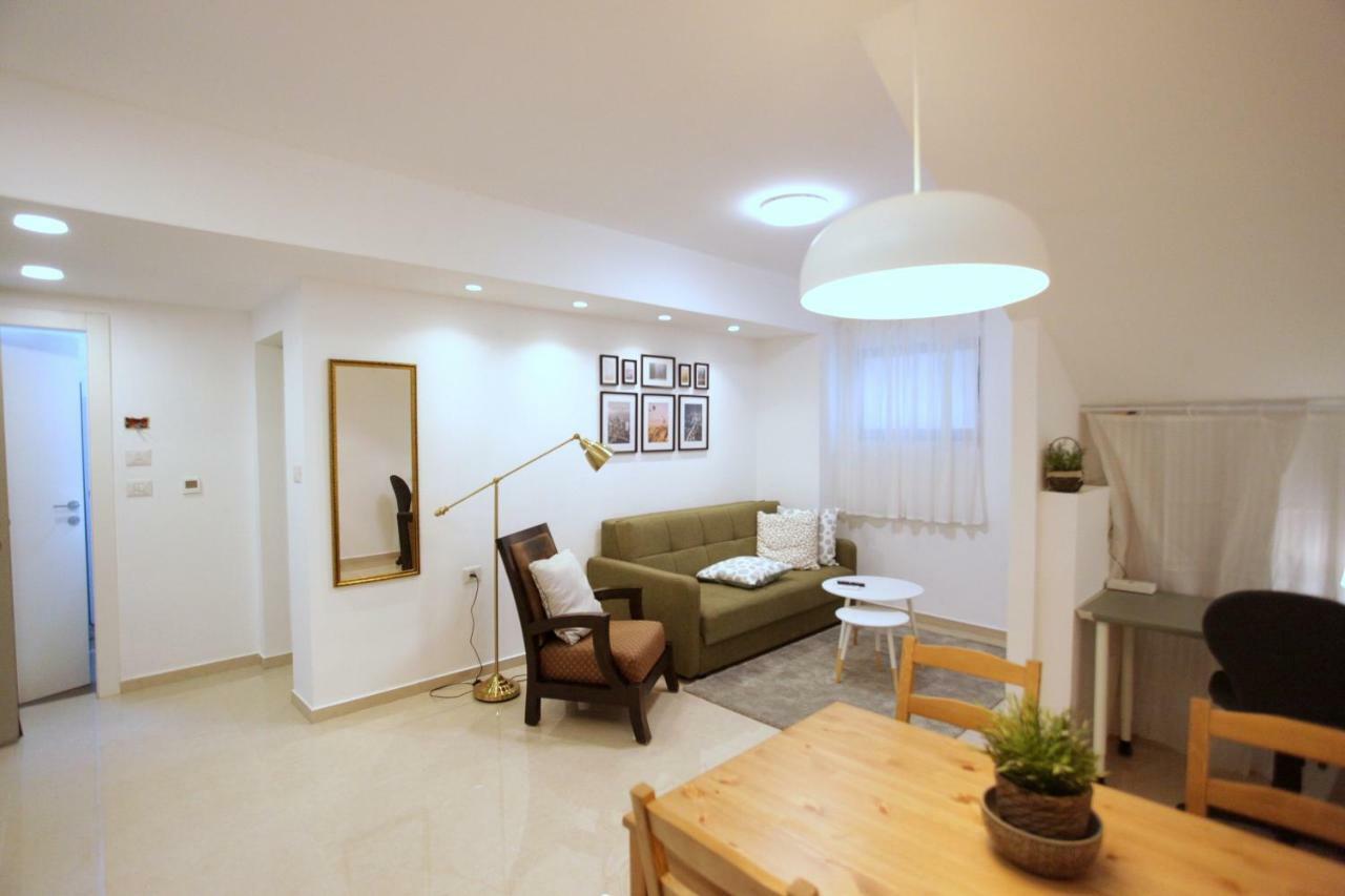 Modern Home In The Heart Of Nachlaot Jérusalem Extérieur photo